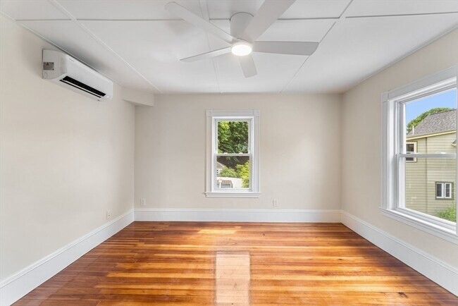 Building Photo - 29 Sylvan St