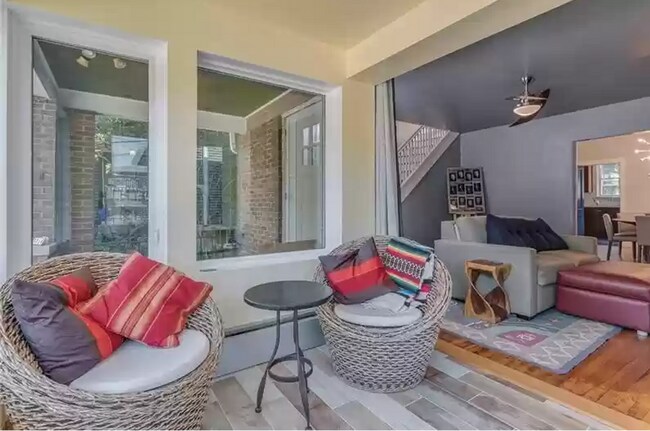 Building Photo - Must See 3 BD/ 2 BA located in Squirrel Hill Available 8/1/2026