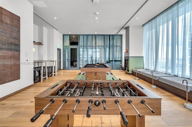 Building Photo - 601 N Miami Ave