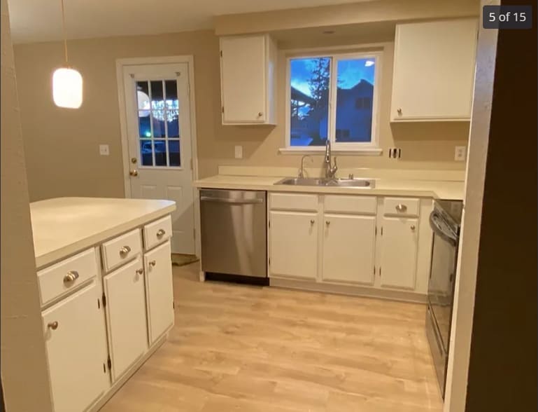 Building Photo - 2823 Pacific St