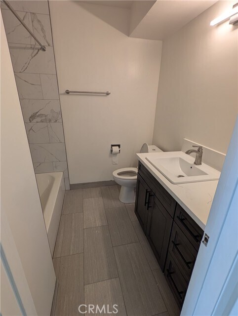 Building Photo - 336 N Berendo St