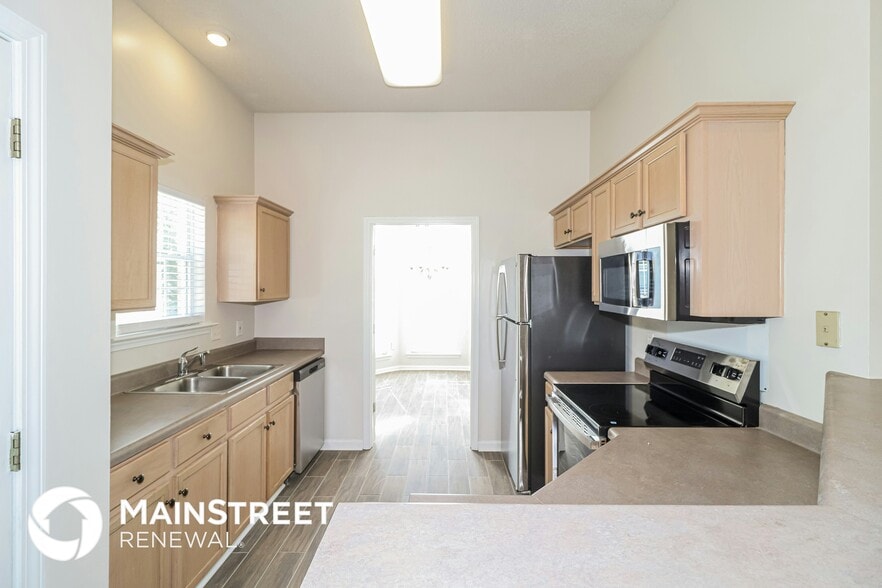 Building Photo - 5852 Eaton Cove