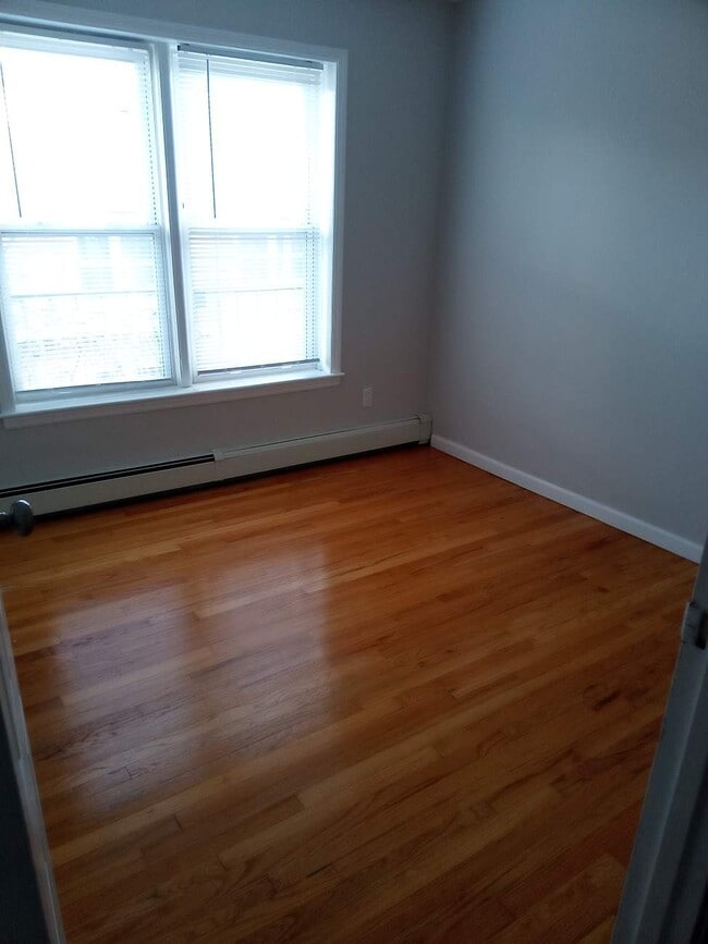 Building Photo - Pine Street Square