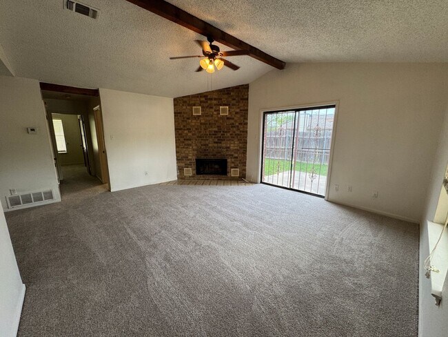 Building Photo - 2-Bedroom Duplex for Rent in Killeen