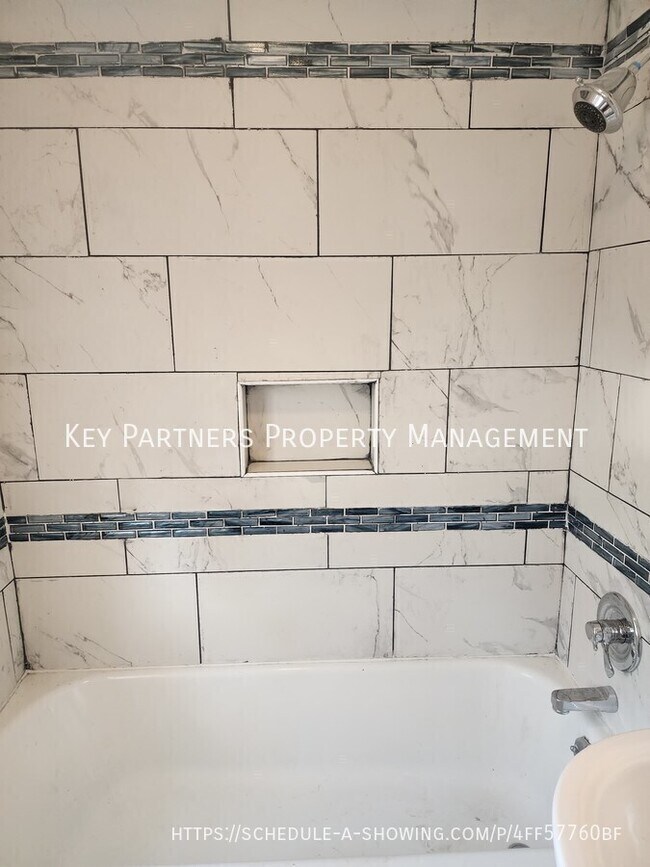 Building Photo - 318 E 68th St