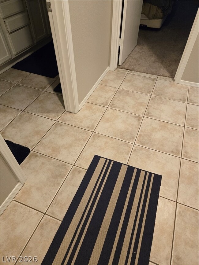 Building Photo - 8536 Desert Holly Dr