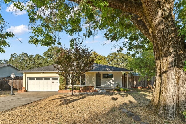 Building Photo - 200 Los Ranchitos Rd