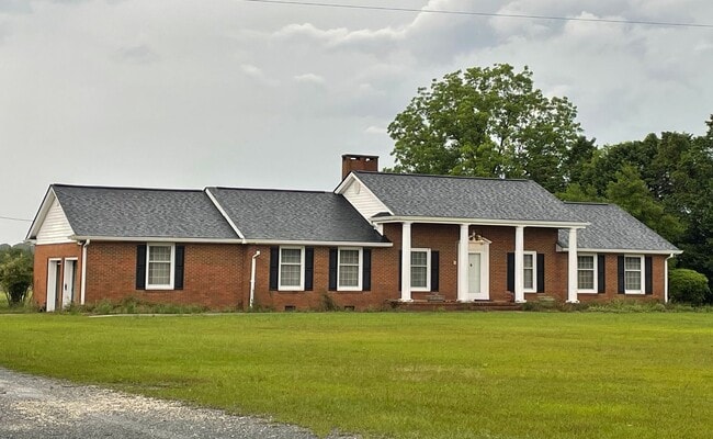 Building Photo - 1770 Straw Pond School Rd
