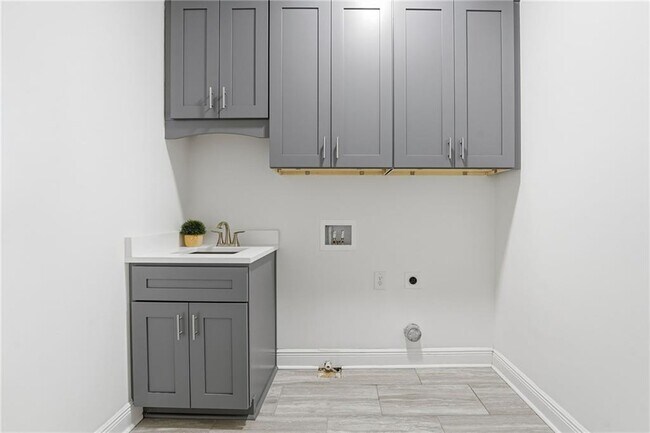 Building Photo - 110 Via Roma