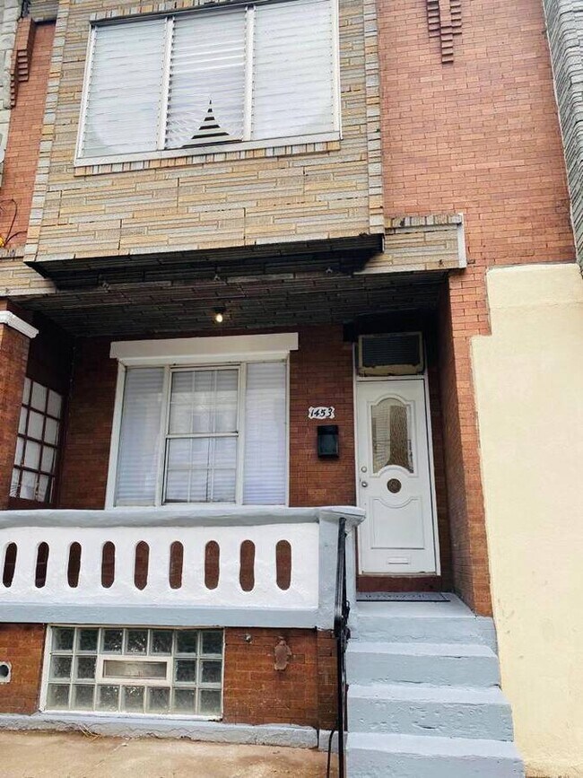 Primary Photo - 1453 S Etting St