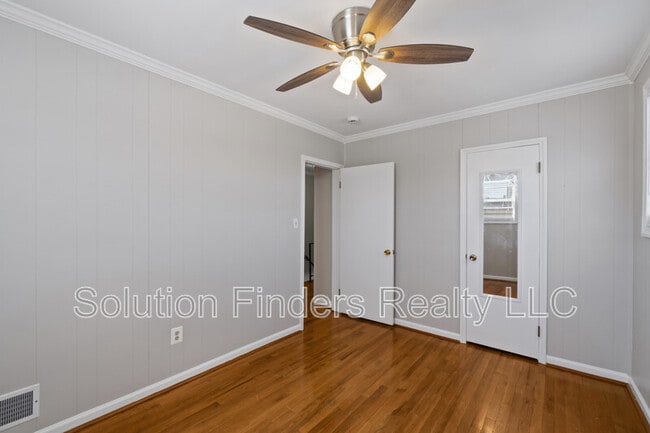 Building Photo - 305 Capitol Ct