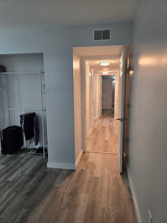 Building Photo - 14221 Shadow Moss Ln