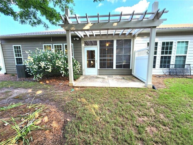 Building Photo - 6111 Longleaf Dr