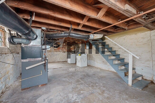 Building Photo - 265 E Northwood Ave