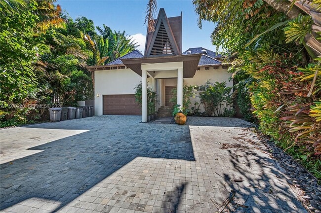 Building Photo - 14 W San Marino Dr