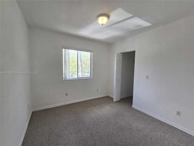 Building Photo - 3632 Oleander Terrace