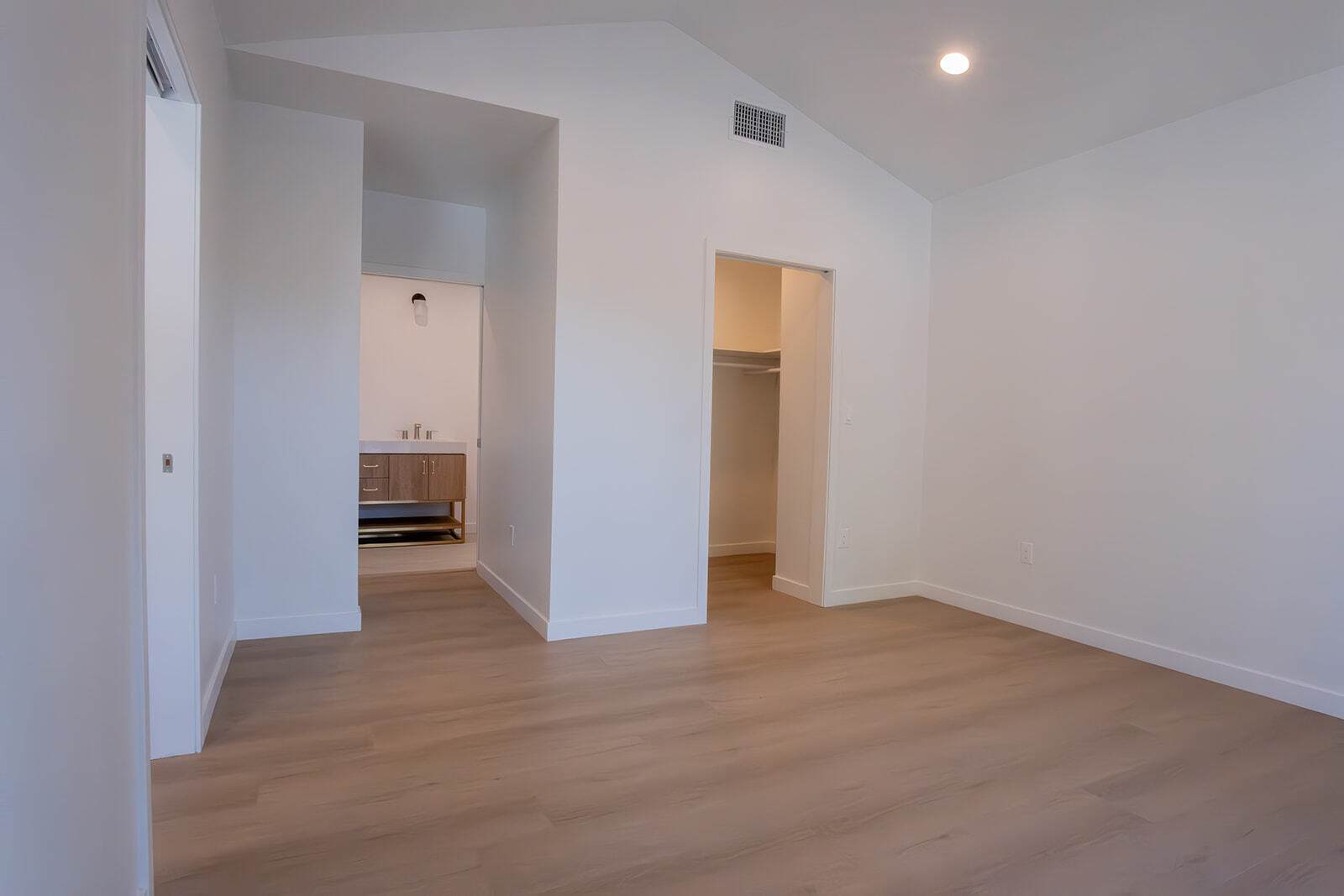 Building Photo - 2344 Gatewood St