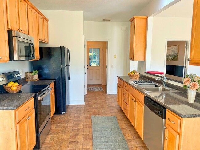 Building Photo - 1602 Hucknall Pl