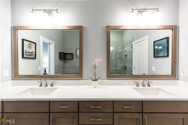 Building Photo - 3348 Turngate Ct