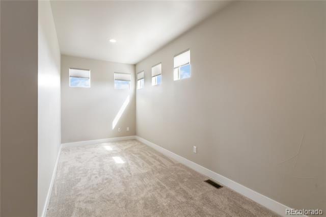Building Photo - 2554 Eastview Dr