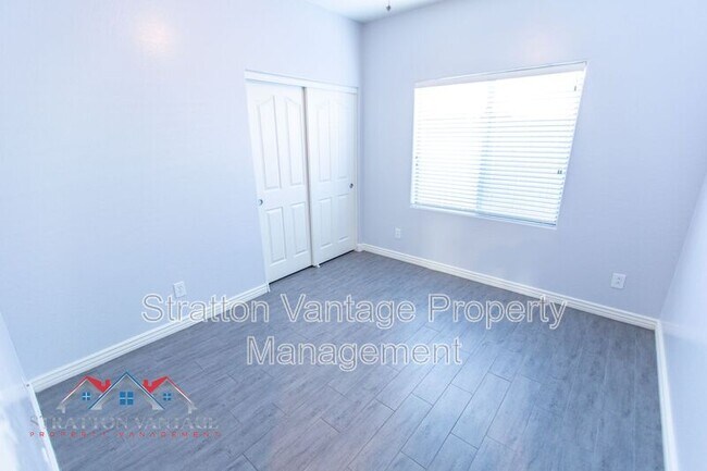 Building Photo - 4710 E Austin Ln