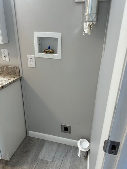 Building Photo - 1026 Chestnut St