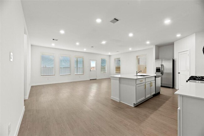 Building Photo - 16515 Mesquite Fld Dr