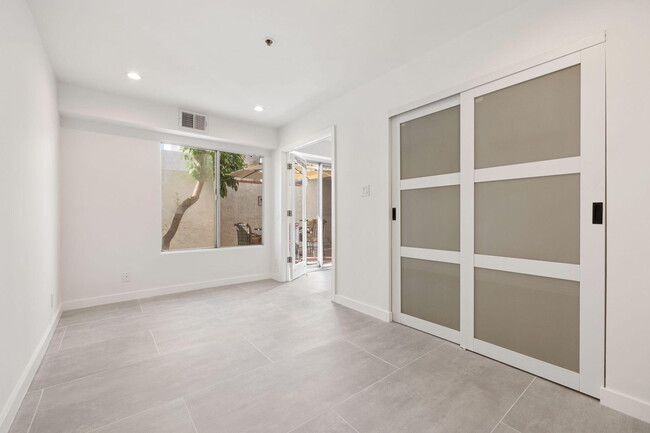 Building Photo - 280 S Avenida Caballeros