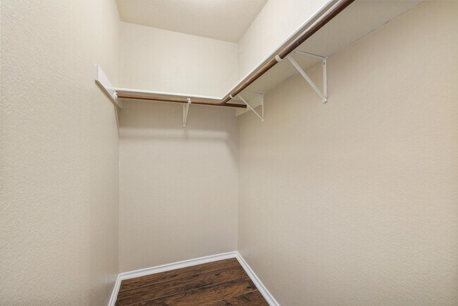 Building Photo - 104 Brentwood Dr