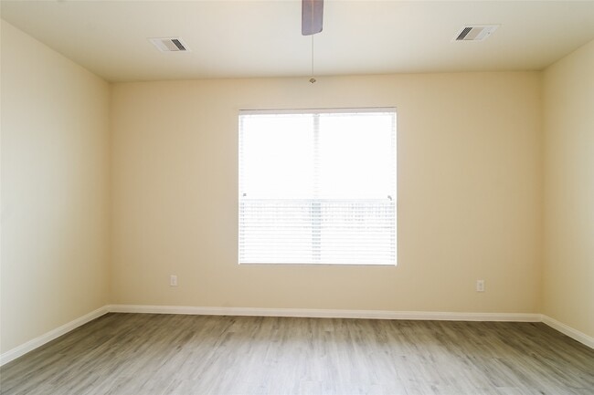 Building Photo - 9 Lavida Ct