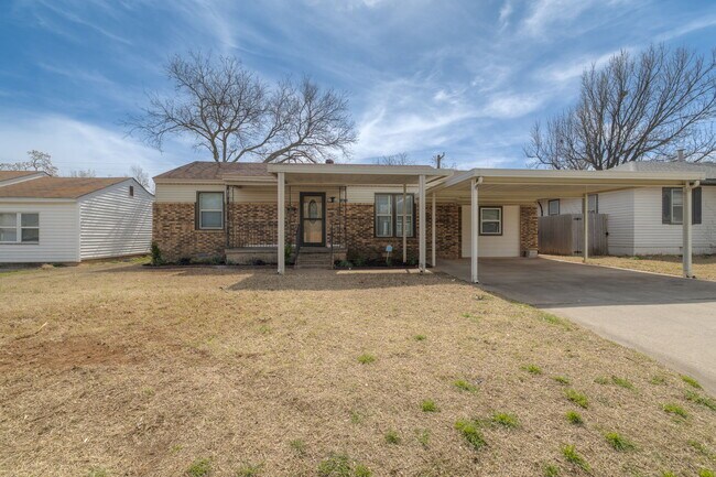 Building Photo - 2416 NW 40th St