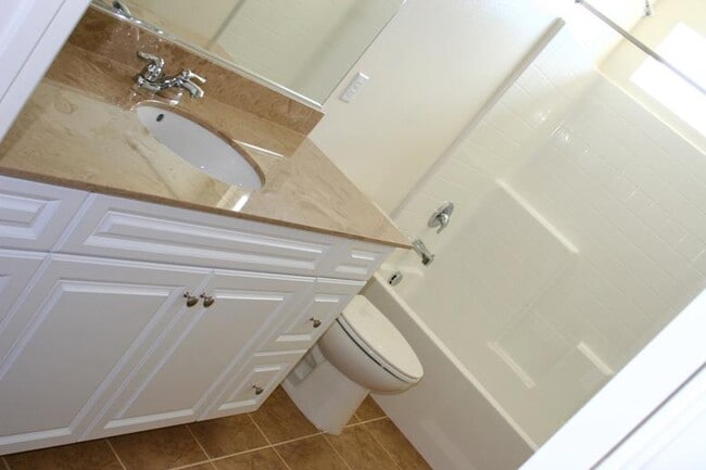 Building Photo - 15157 Goshen Ct