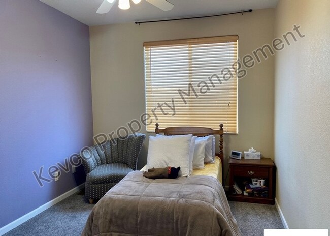 Building Photo - Live, Work, Relax - Comfortable Townhouse with AC