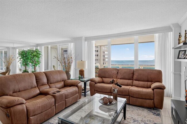 Building Photo - 2100 S Ocean Ln