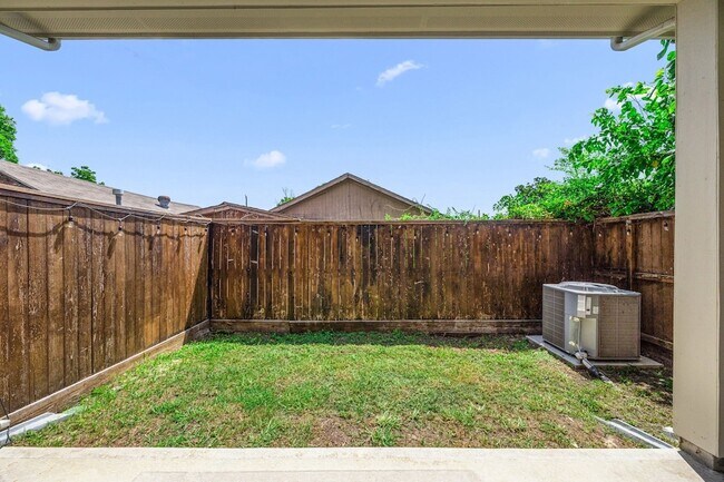 Building Photo - 1606 Northwood St