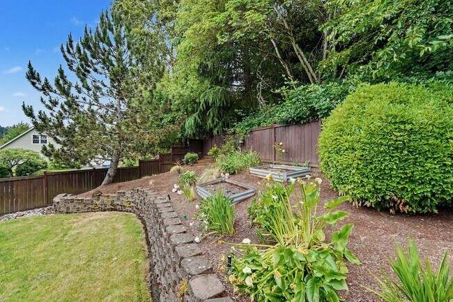 Building Photo - 1321 Chapman Hill Dr NW