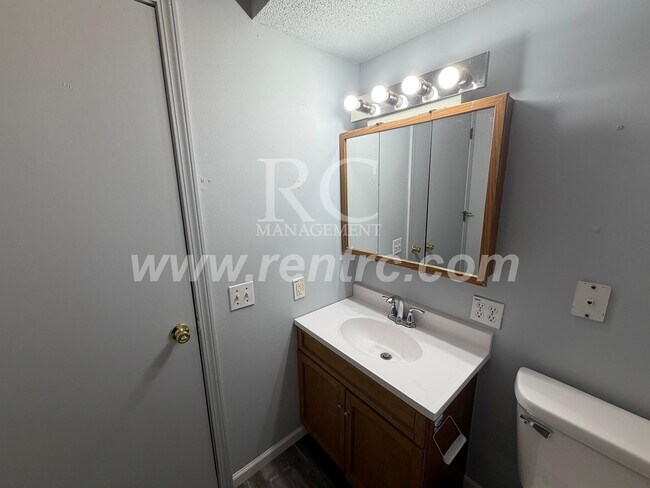 Building Photo - 15986-1 Arrowhead Road-