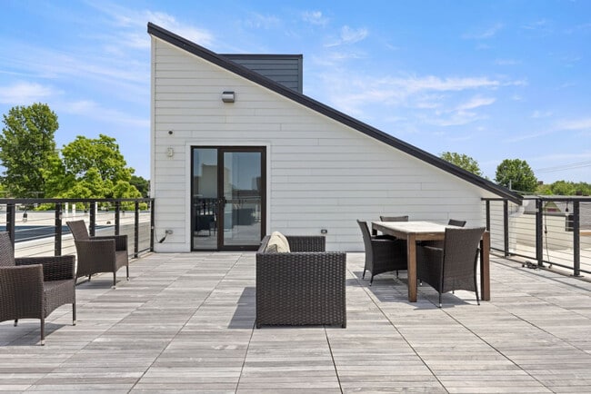 Building Photo - 12607 Larchmere Blvd