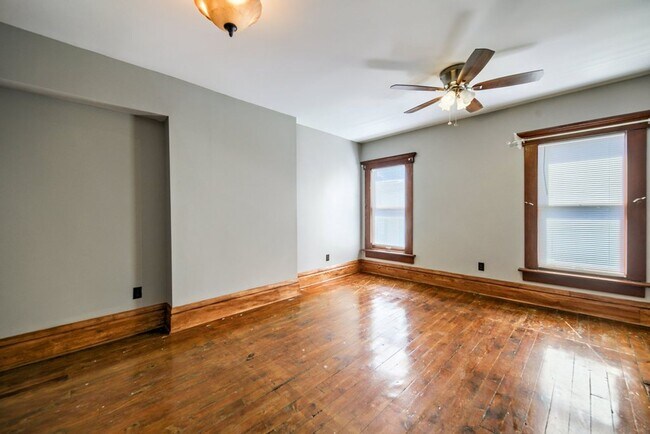 Building Photo - Short North / Victorian Village Stunning Single Family House!