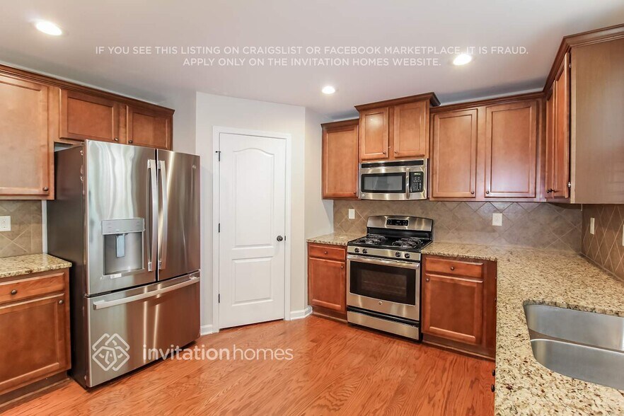 Building Photo - 1549 Station Ridge Dr SE