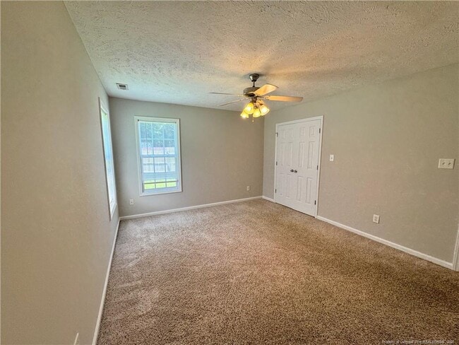 Building Photo - 130 Hosta Dr