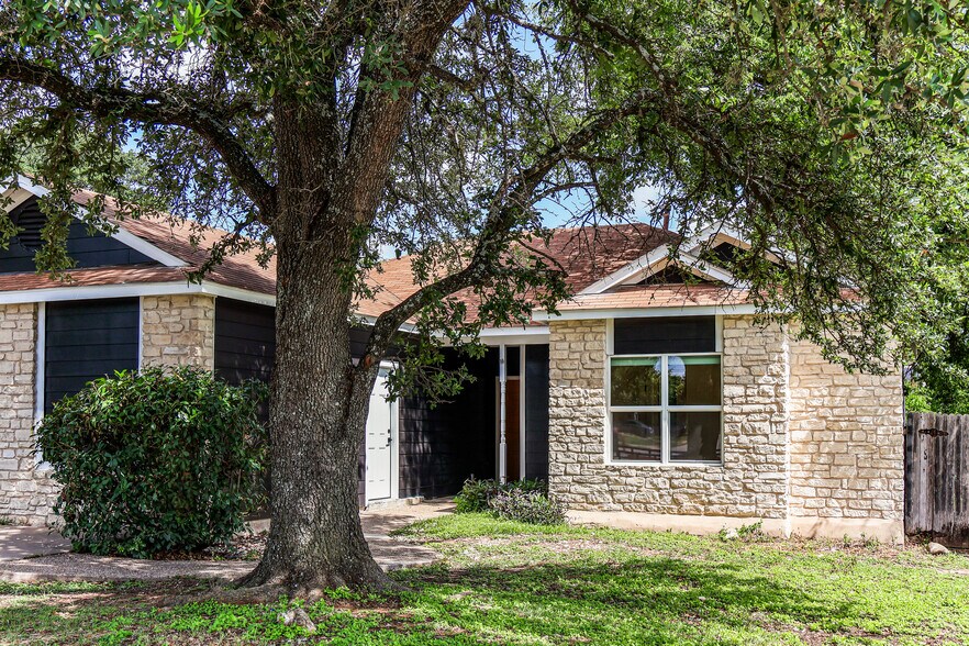 Building Photo - 16364 Edgemere Dr