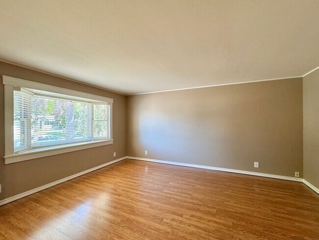 Building Photo - TENTATIVELY RENTED Classic Napa Bel Aire H...