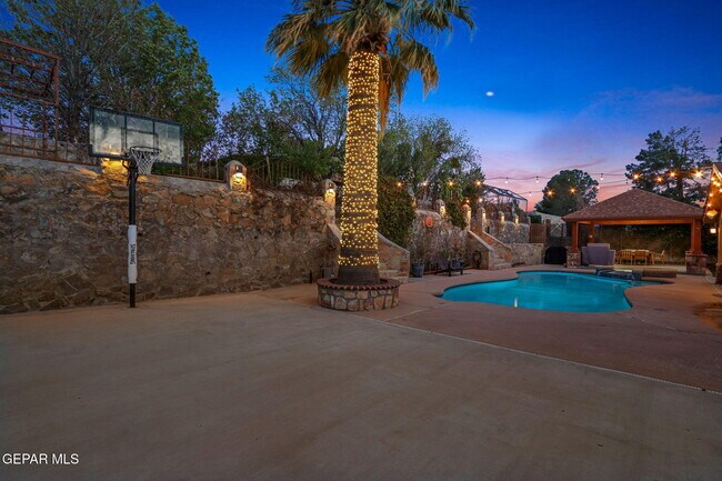 Building Photo - 1316 Hookridge Dr