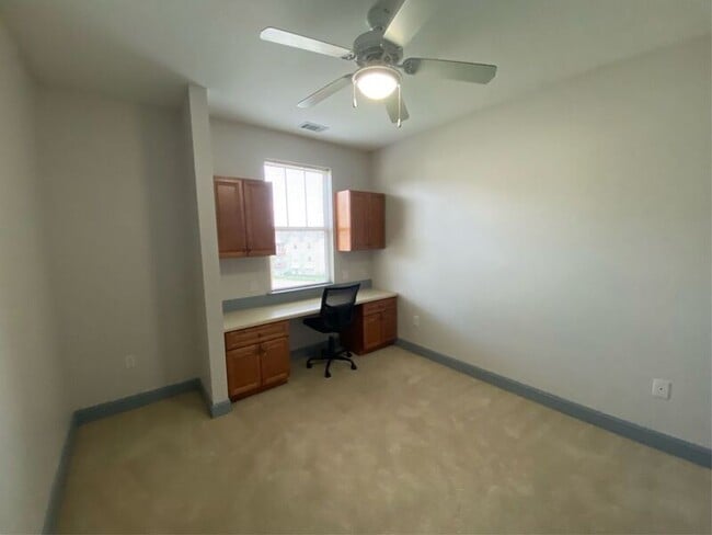 Building Photo - 1034 Shoveler Way