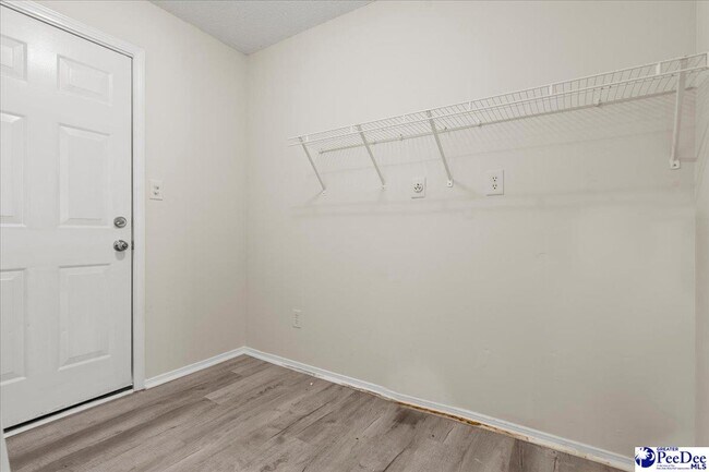 Building Photo - 319 Revell Dr