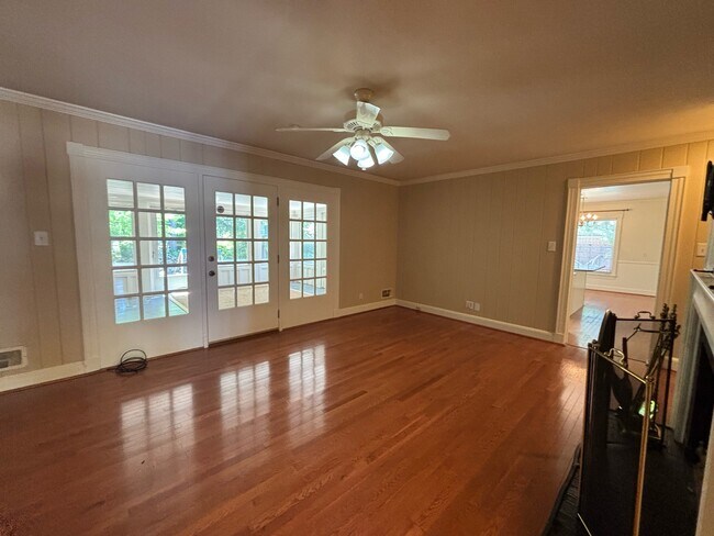 Building Photo - 1513 Raeford Rd