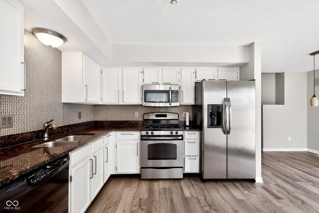 Building Photo - 10769 Park Vista Ct