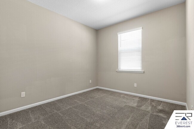 Building Photo - 58 Los Lagos Blvd