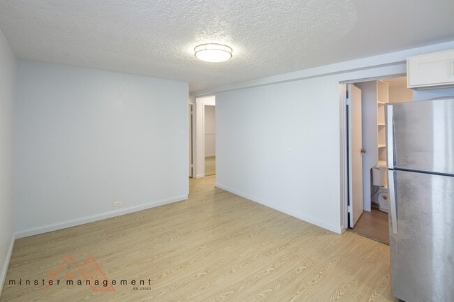 Building Photo - 2569 Peter St